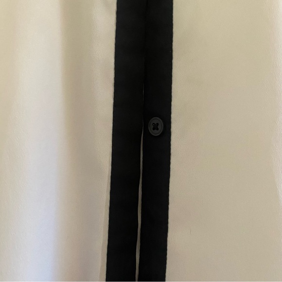 ROCK & REPUBLIC • Studded Collar Button Down Shirt - Size L - Picture 7 of 16